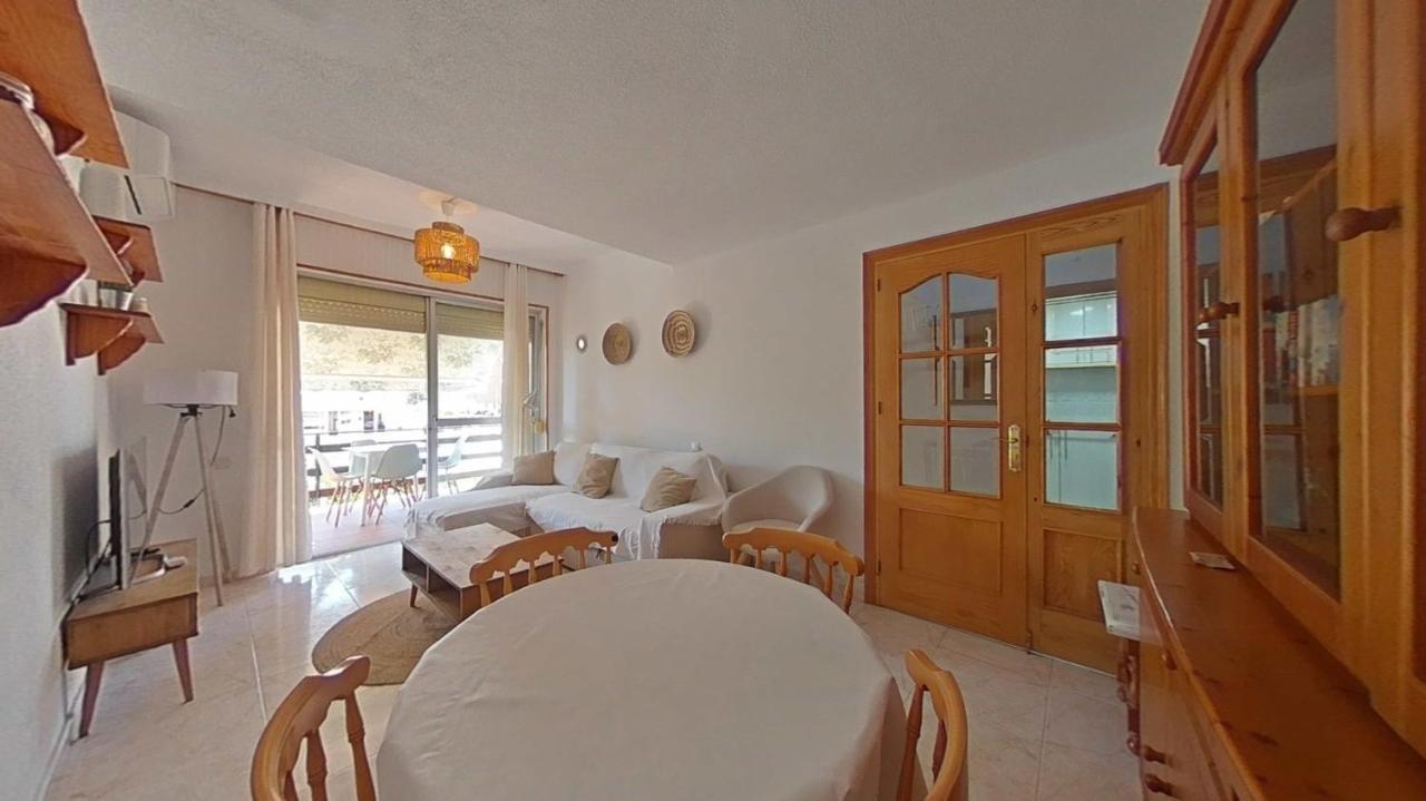 Acogedor En La Carihuela Con Plaza De Garaje Garantizada! Sol Montemar Apartment Torremolinos Bagian luar foto